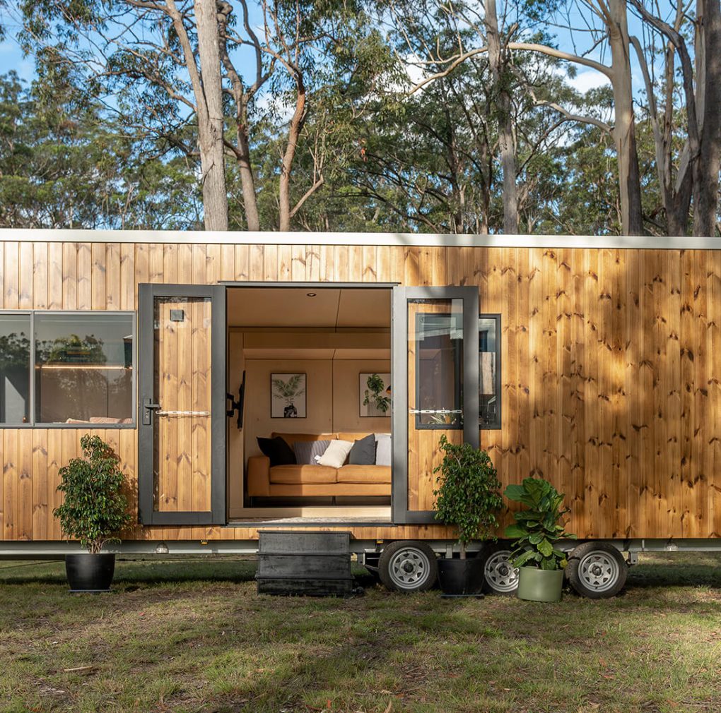 Hauslain-Tiny-House-with-Lunawood-Thermowood-siding_2